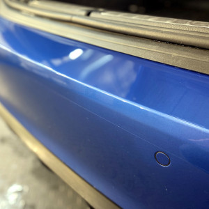 Kia Carens - 2013 and newer - Rear bumper protection film-1